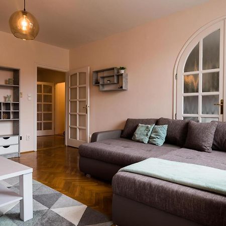 Szeged Gyoengye Apartment Ngoại thất bức ảnh
