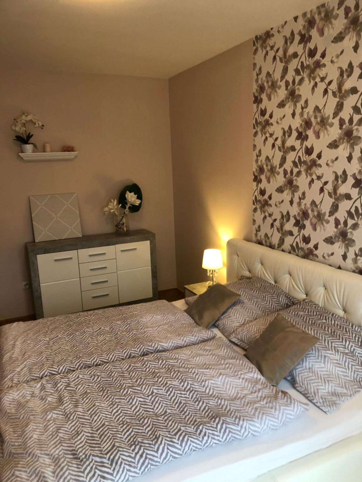 Szeged Gyoengye Apartment Ngoại thất bức ảnh