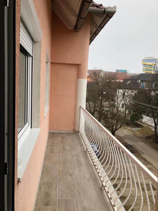 Szeged Gyoengye Apartment Ngoại thất bức ảnh
