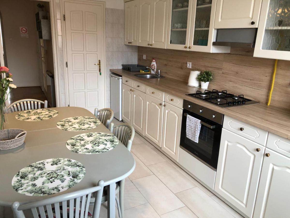Szeged Gyoengye Apartment Ngoại thất bức ảnh