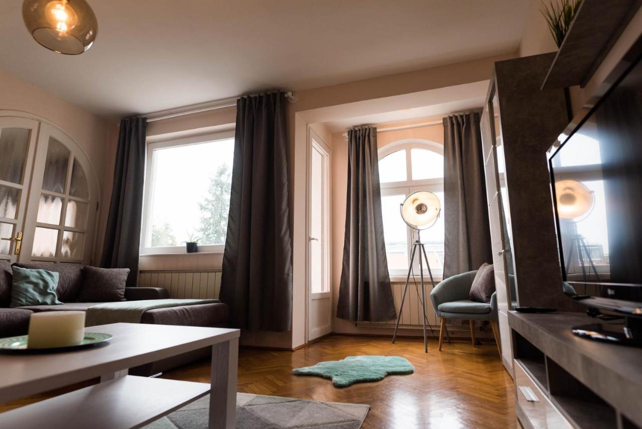 Szeged Gyoengye Apartment Ngoại thất bức ảnh